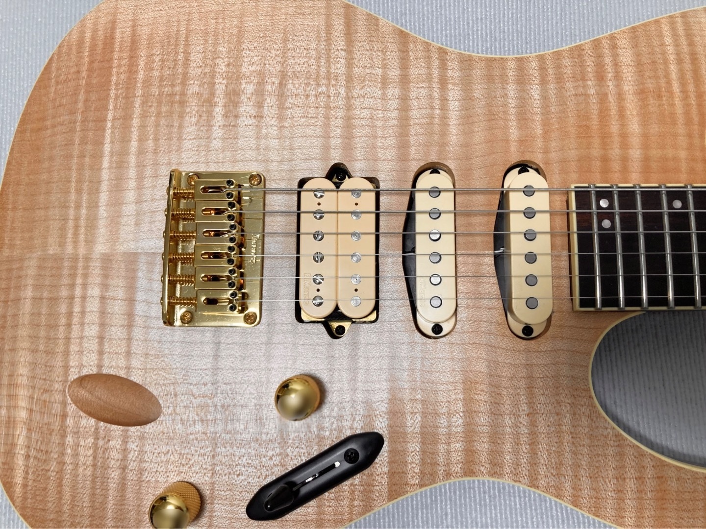 薄くて軽くて木目も美しい Ibanez SEW761FM-NTF: Eyes on Sounds 薄くて軽くて木目も美しい Ibanez SEW761FM-NTF: Eyes on Sounds